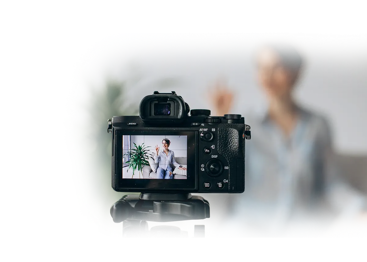 Cámara grabando un vídeo corporativo